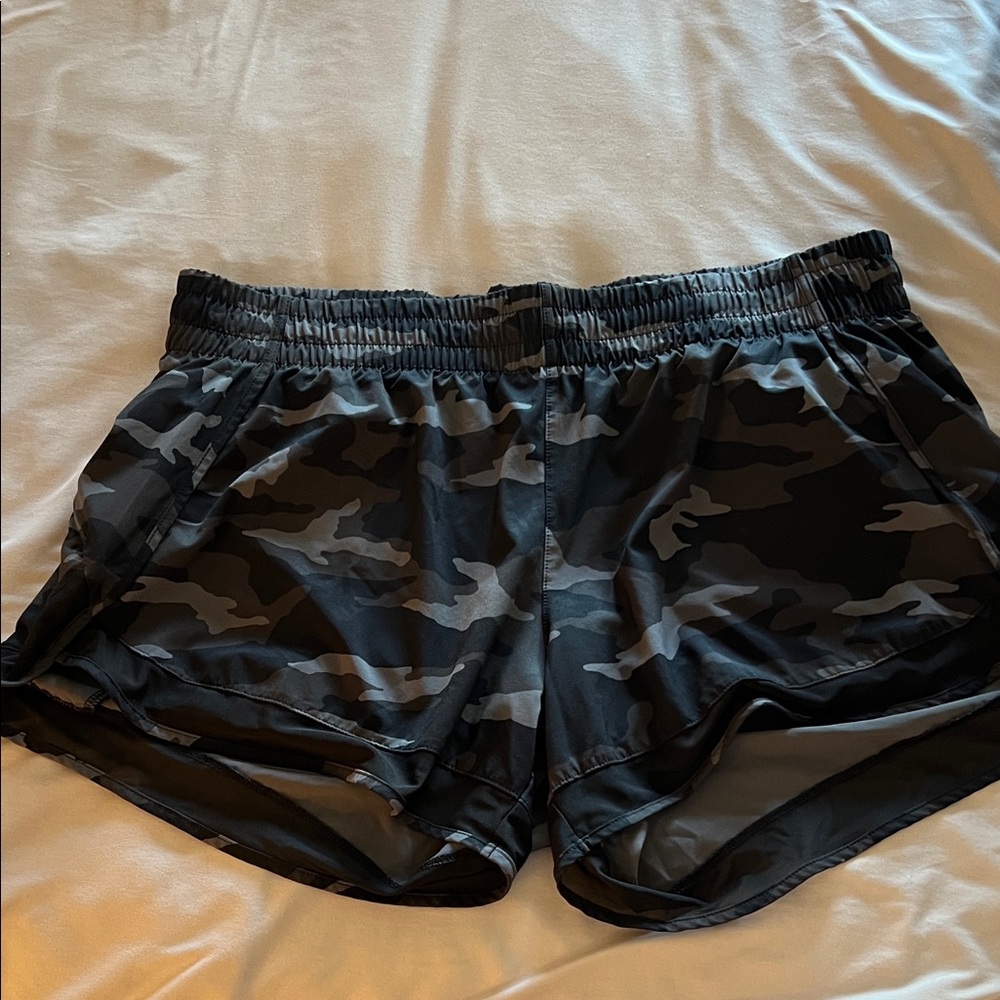 Women’s ATHLETA Camo Print Run Shorts